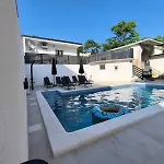 Apartamento Evica 1 *