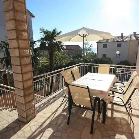Appartement Evica 1 *